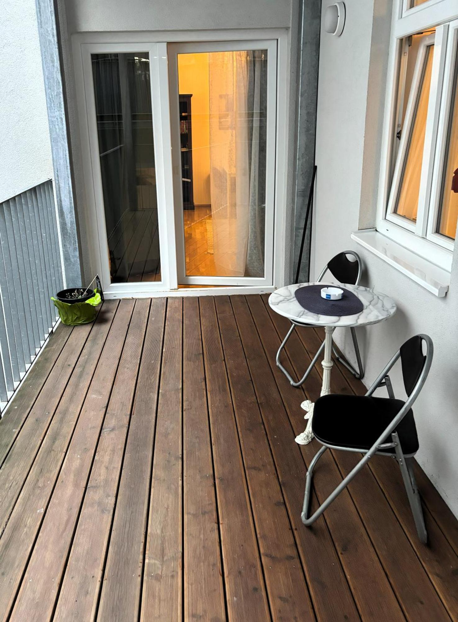 Casa Nostra - Ruhige Stadtwohnung Mit Balkon Vienna Exterior photo